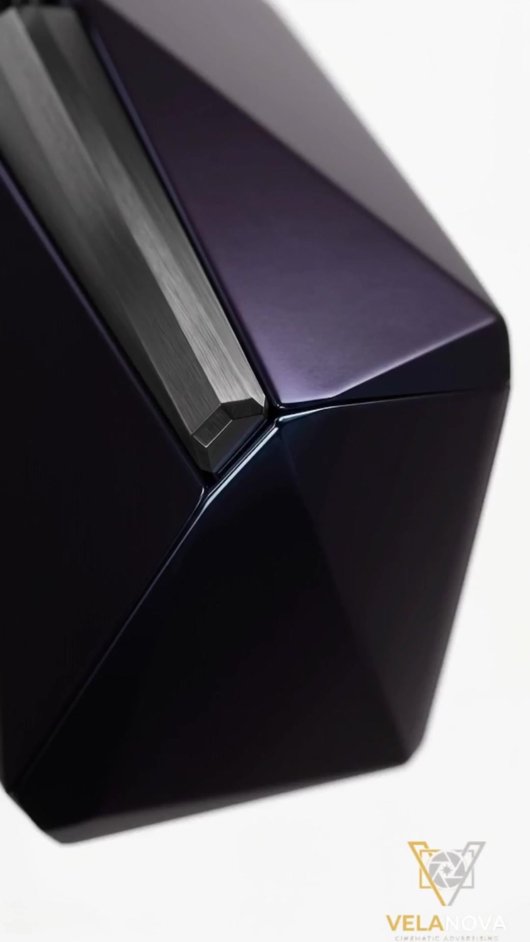 VEYRA Prismatic Facets